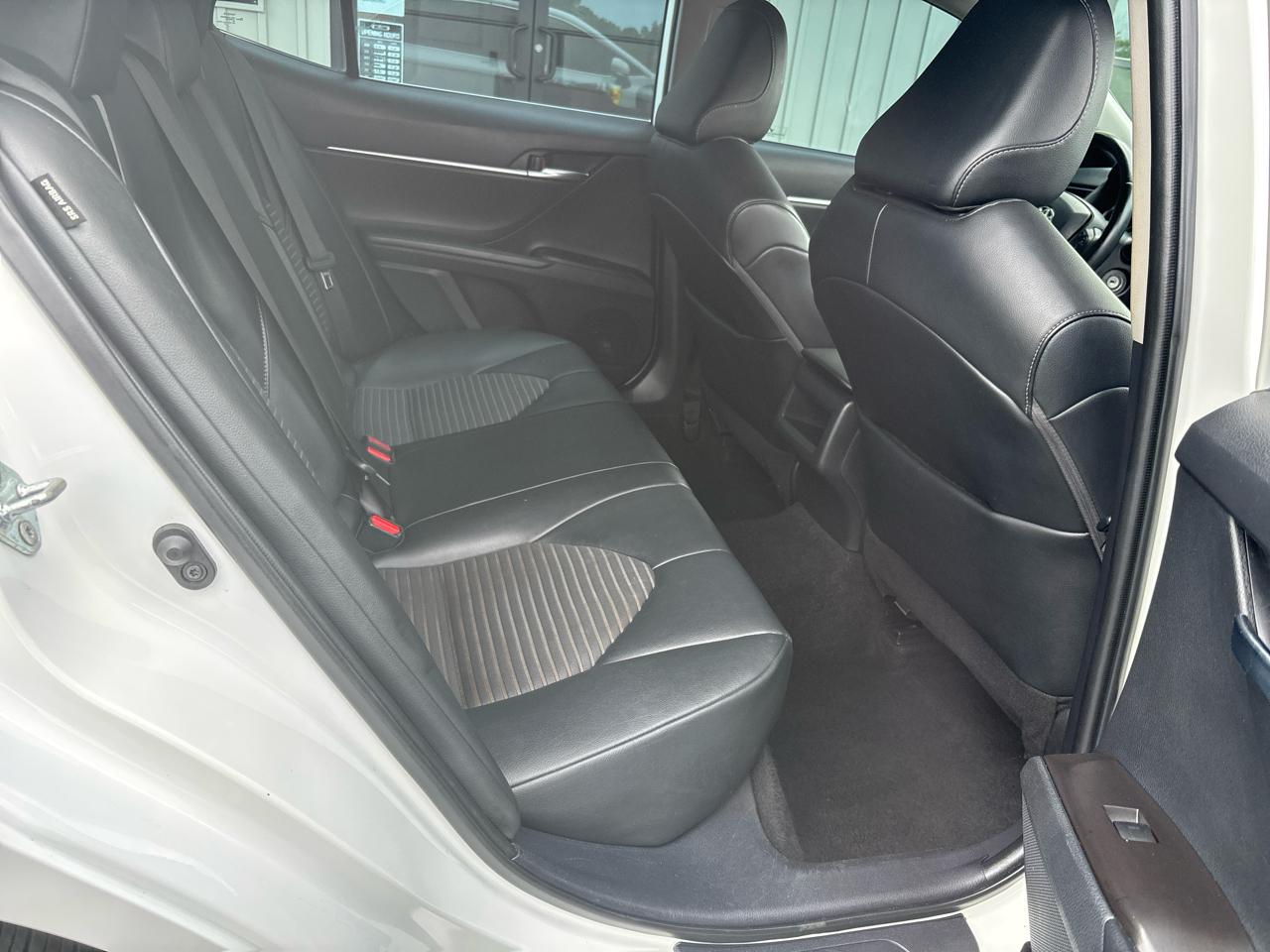 Toyota Camry SE 2022