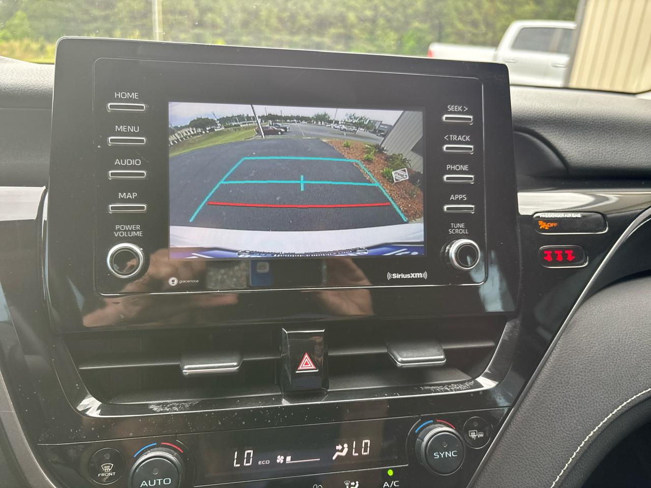 Toyota Camry SE 2022