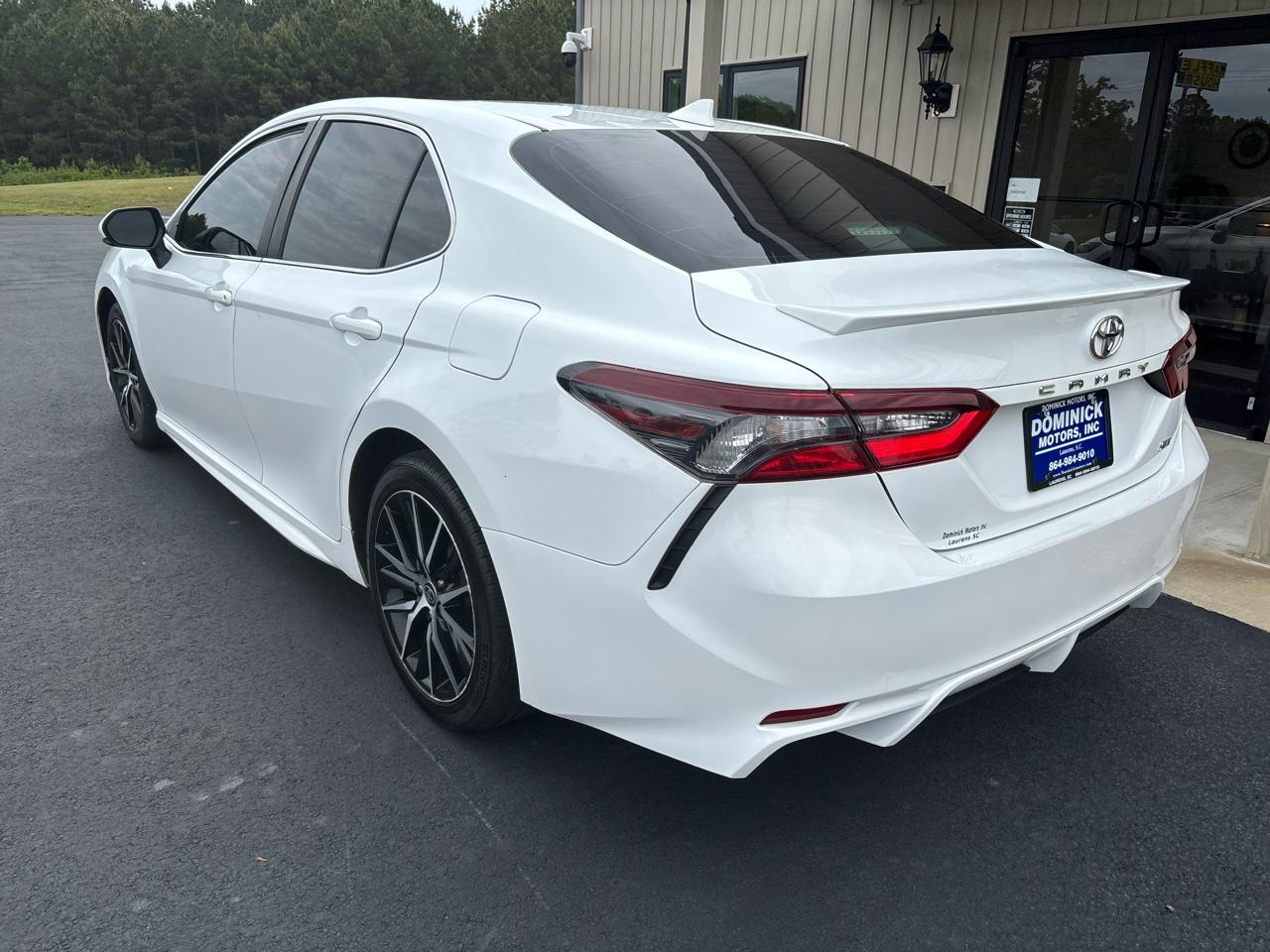 Toyota Camry SE 2022