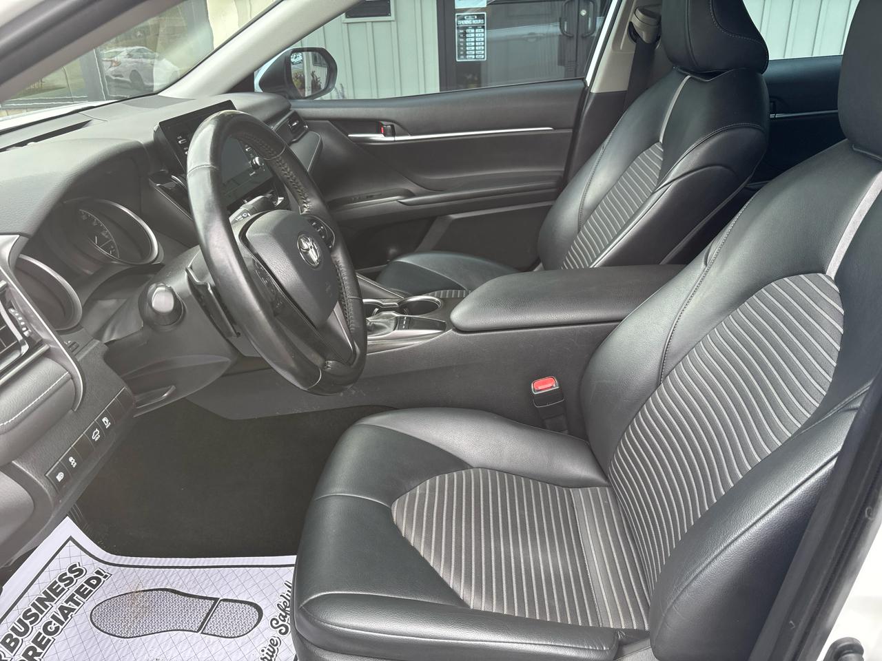 Toyota Camry SE 2022