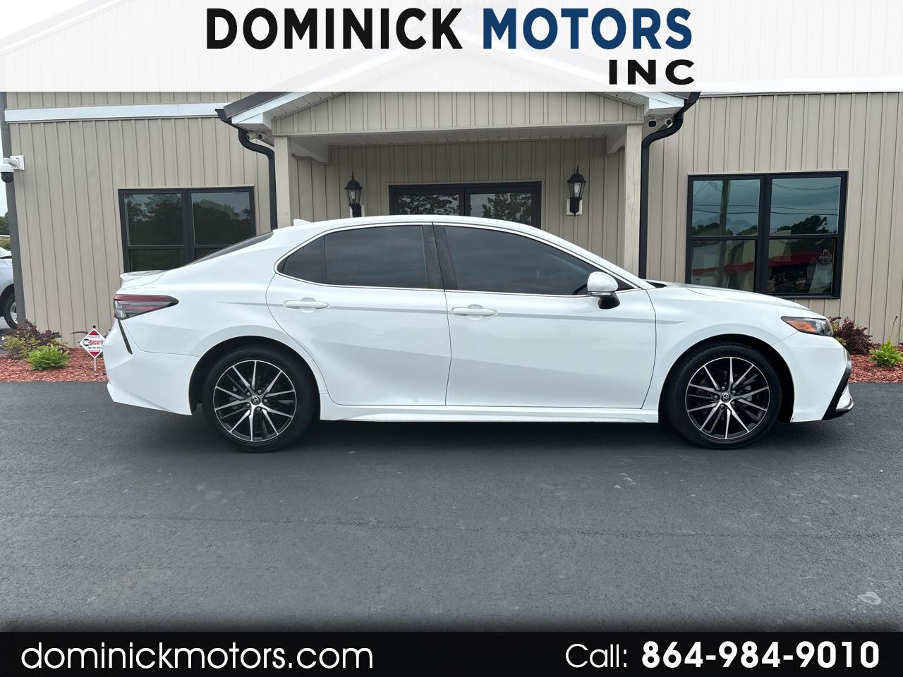 Toyota Camry SE 2022