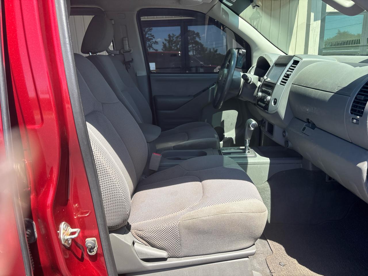 Nissan Frontier SV Crew Cab 4WD 2019