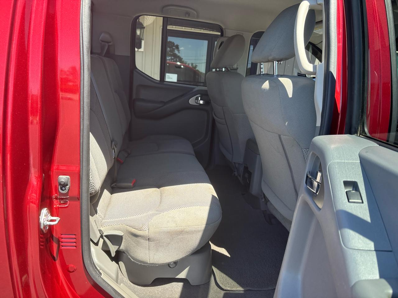 Nissan Frontier SV Crew Cab 4WD 2019
