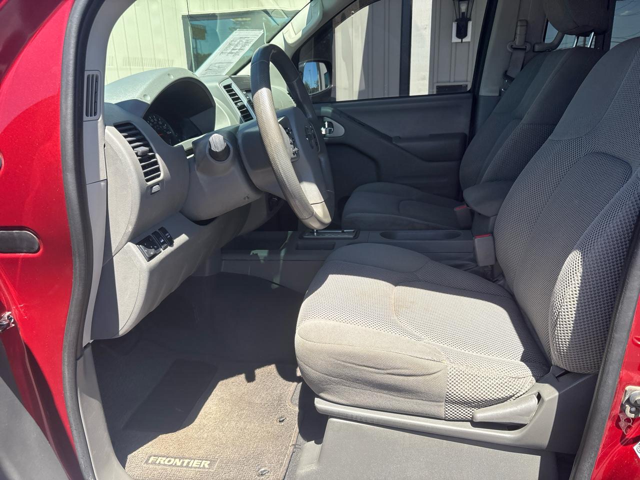 Nissan Frontier SV Crew Cab 4WD 2019