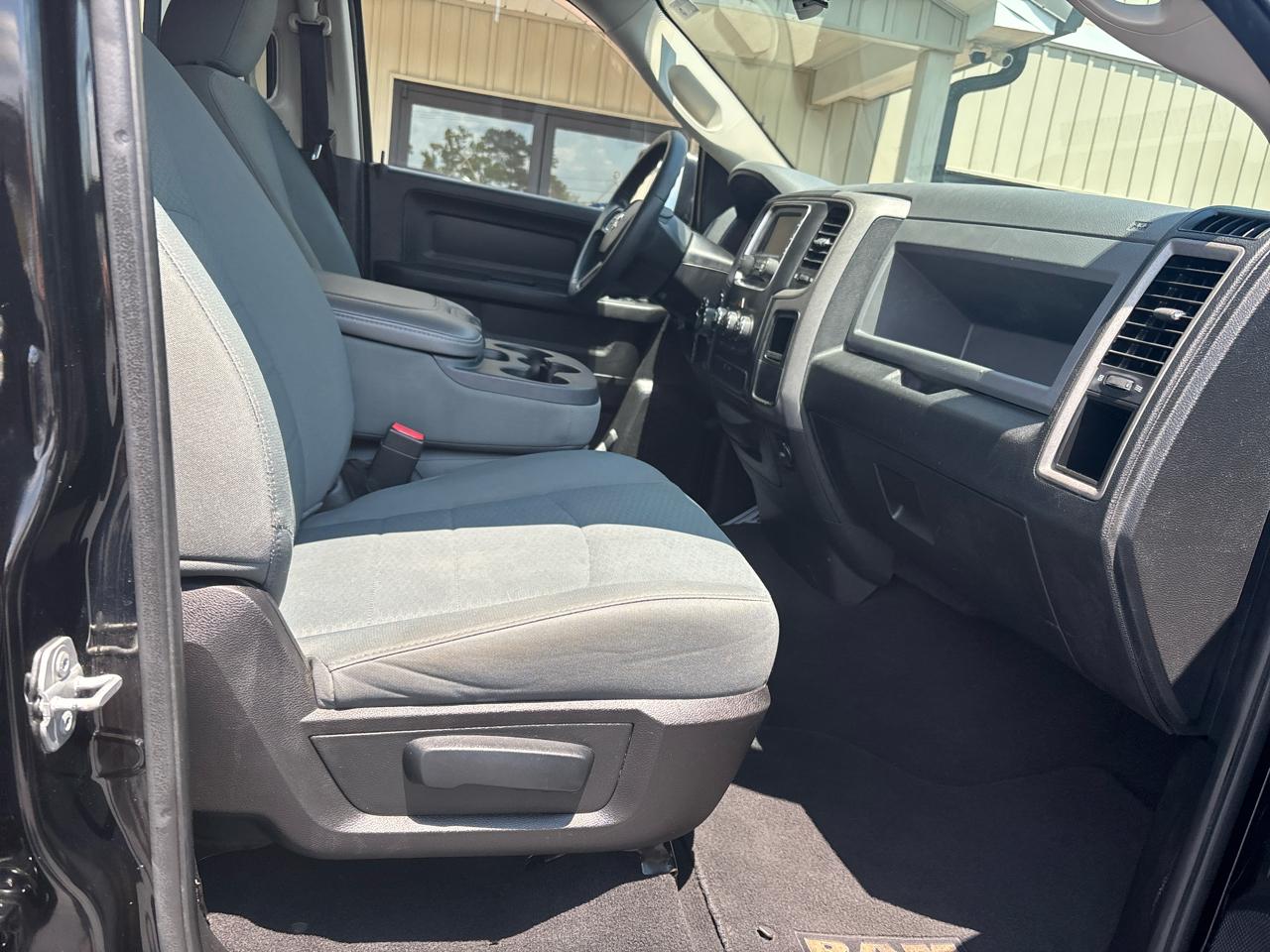 RAM 1500 Tradesman Quad Cab 4WD 2015