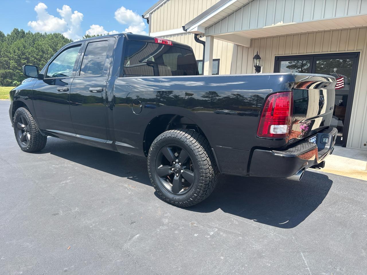 RAM 1500 Tradesman Quad Cab 4WD 2015
