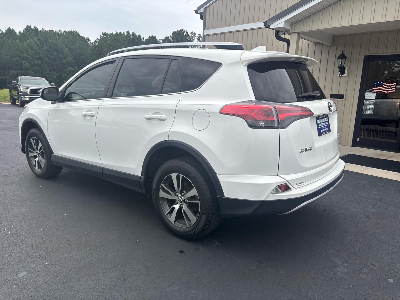 Toyota RAV4 XLE FWD 2017