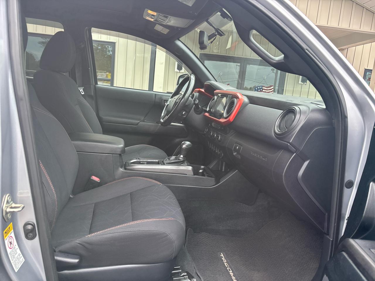 Toyota Tacoma TRD Off Road Double Cab 5' Bed V6 4x2 AT (Natl) 2017
