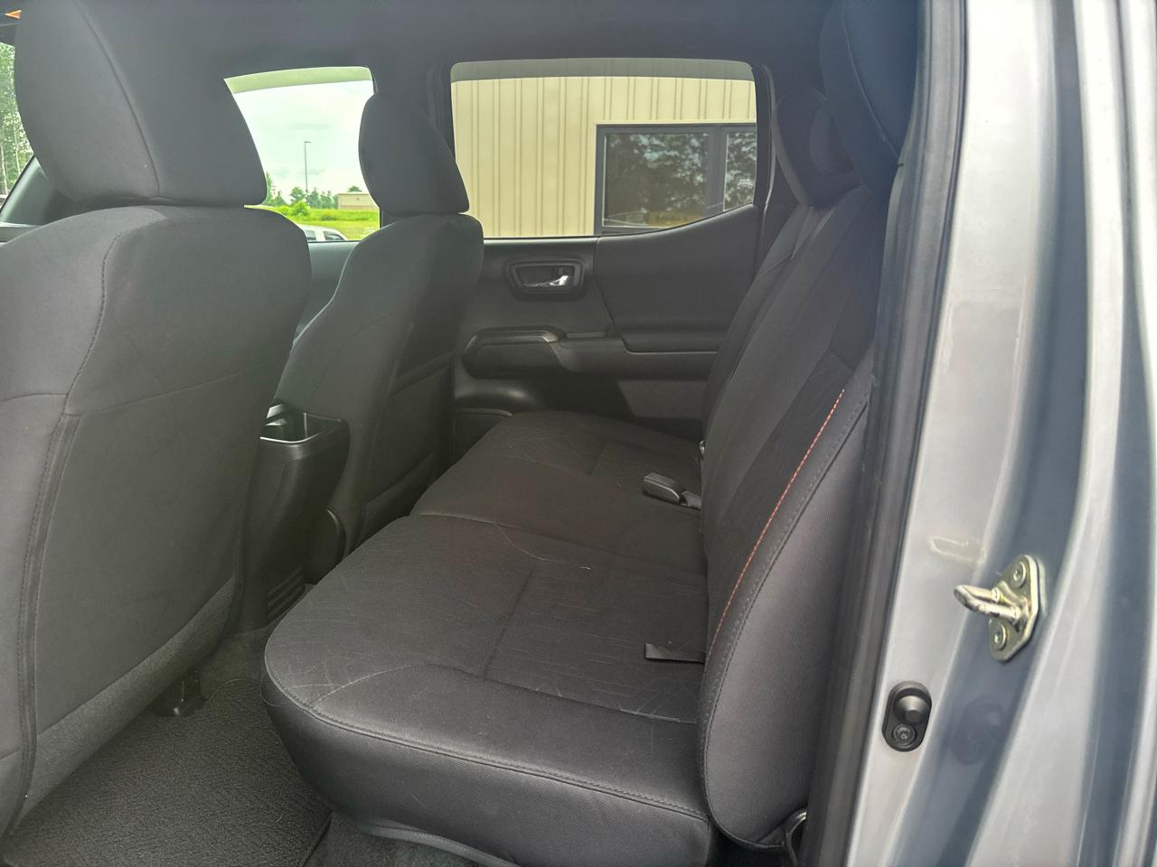 Toyota Tacoma TRD Off Road Double Cab 5' Bed V6 4x2 AT (Natl) 2017