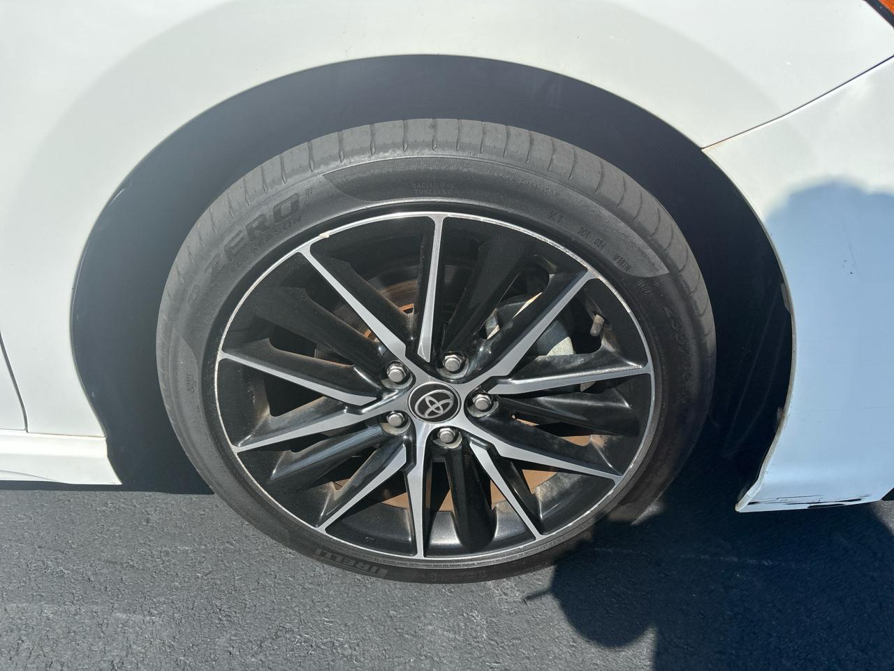 Toyota Camry SE 2021