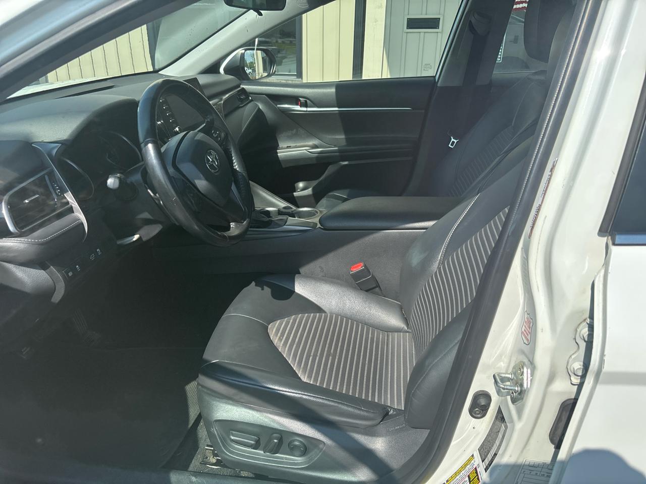 Toyota Camry SE 2021