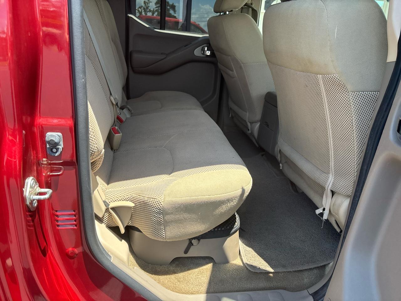 Nissan Frontier S Crew Cab 5AT 2WD 2017