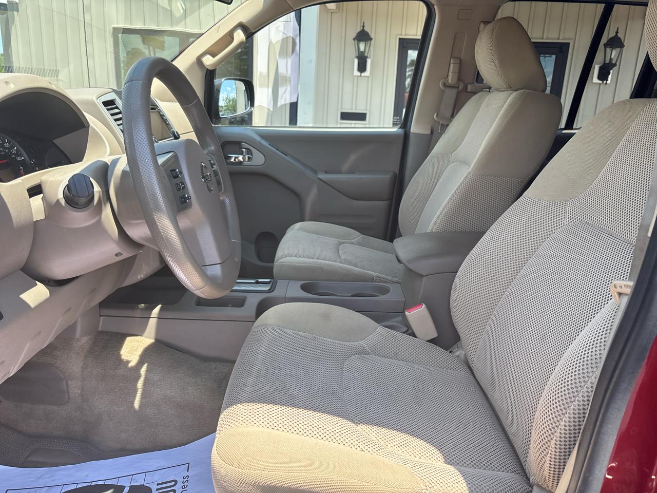 Nissan Frontier S Crew Cab 5AT 2WD 2017