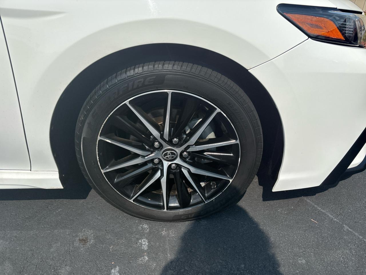 Toyota Camry SE 2021