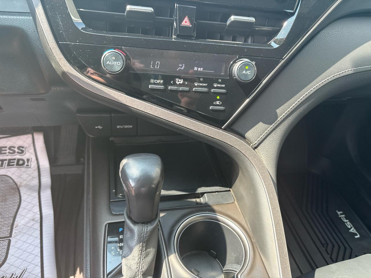 Toyota Camry SE 2021