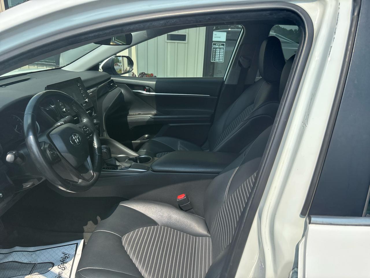 Toyota Camry SE 2021