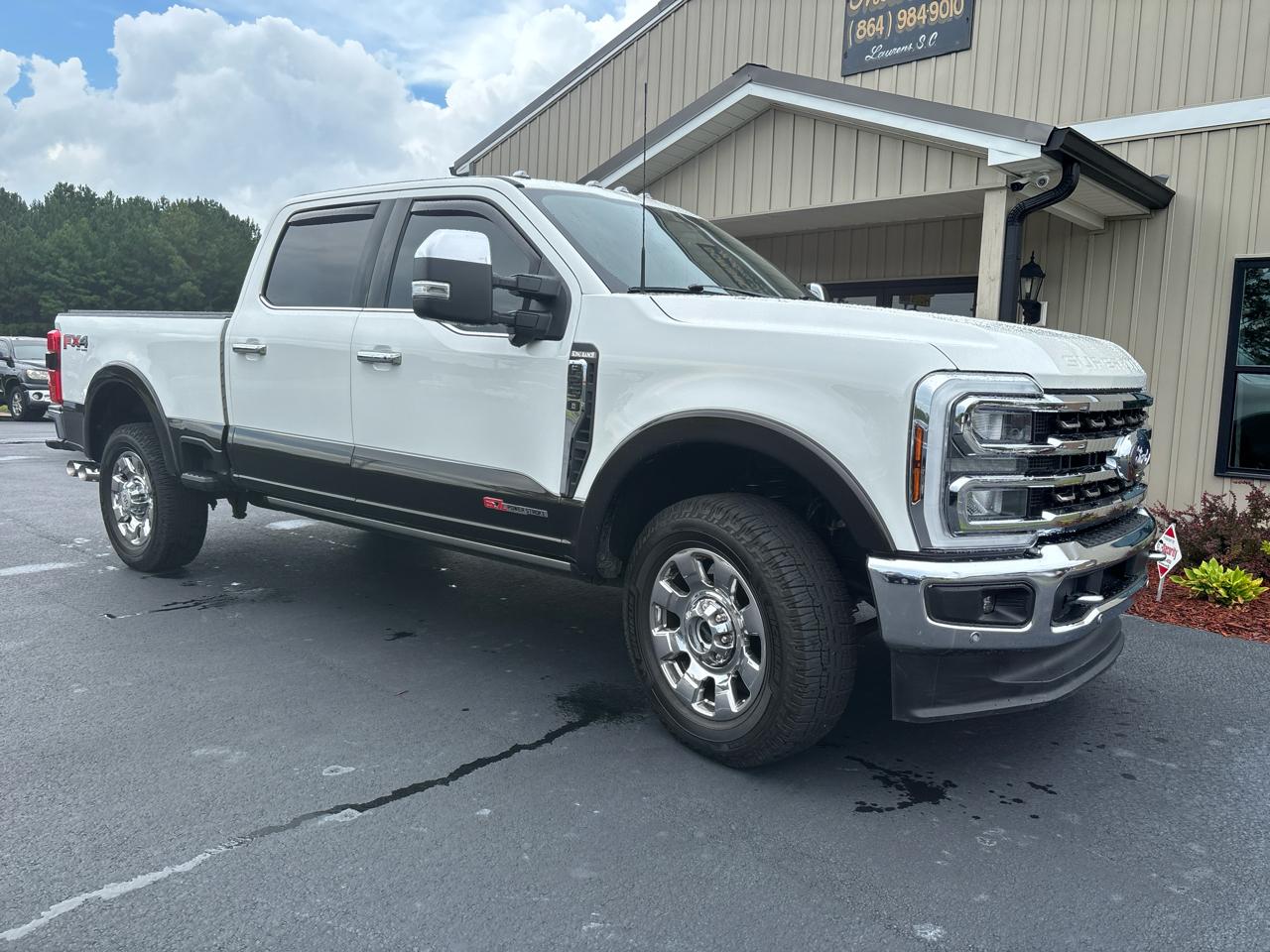 Ford F-250 SD Platinum Crew Cab 4WD 2024