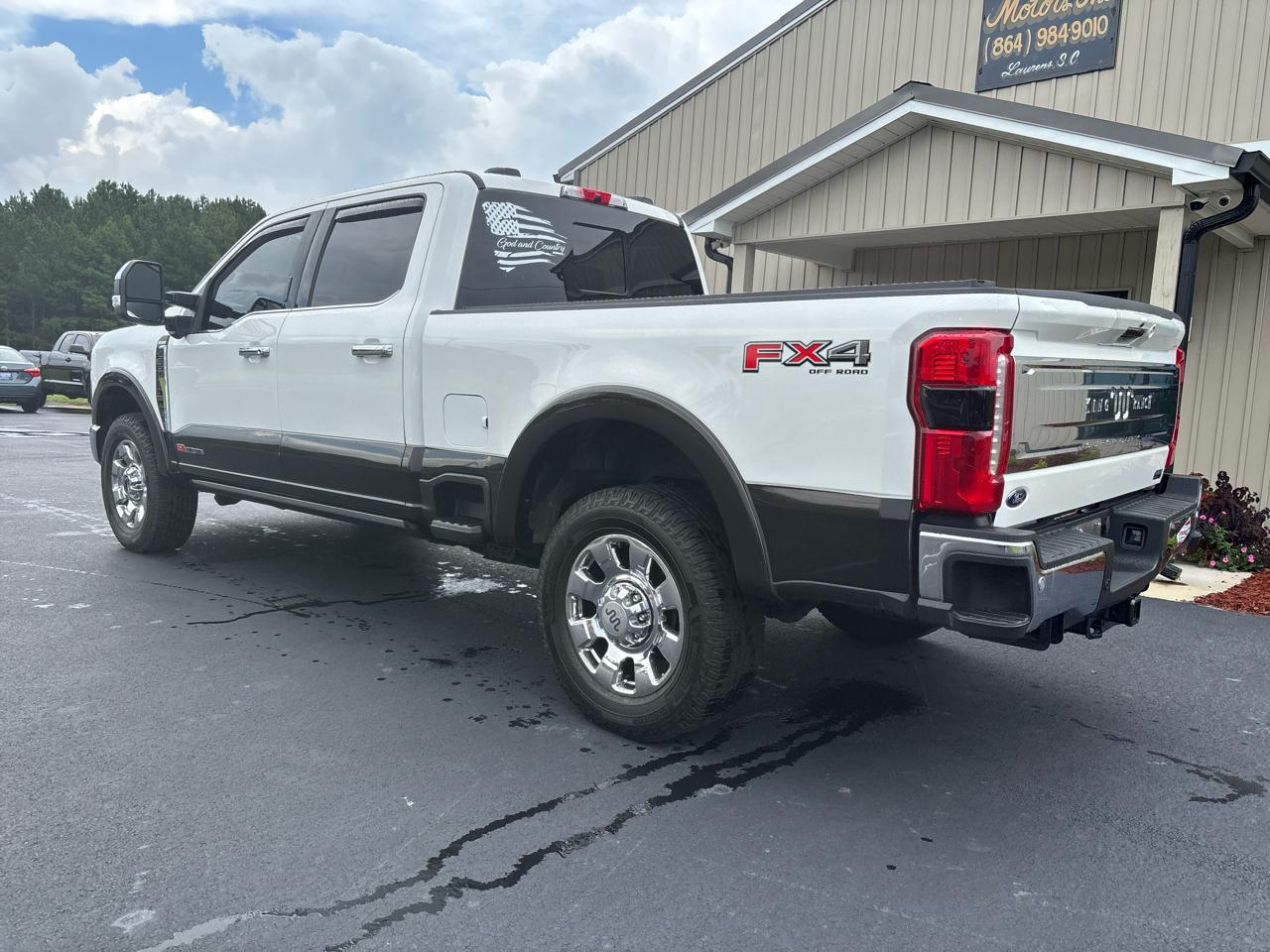Ford F-250 SD Platinum Crew Cab 4WD 2024