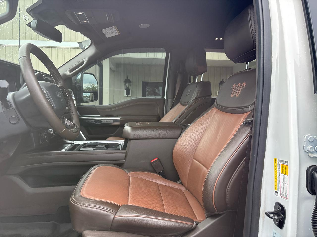 Ford F-250 SD Platinum Crew Cab 4WD 2024