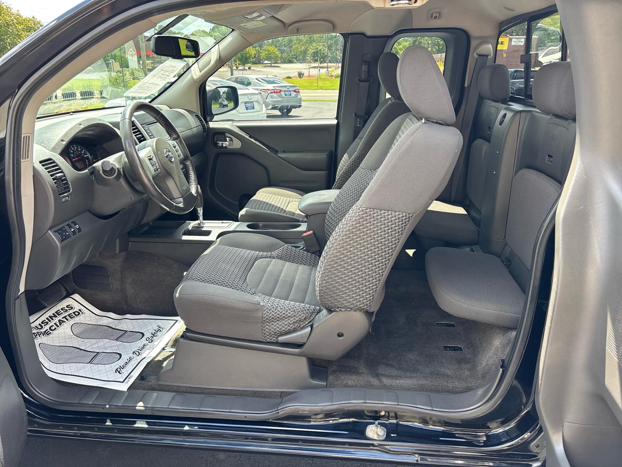 Nissan Frontier SV King Cab 5AT 4WD 2018