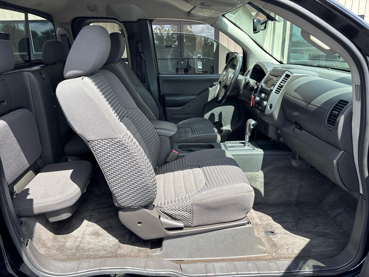 Nissan Frontier SV King Cab 5AT 4WD 2018