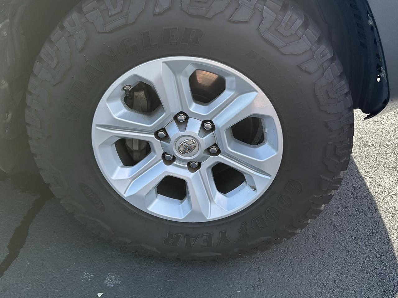 Toyota 4Runner SR5 2WD 2016