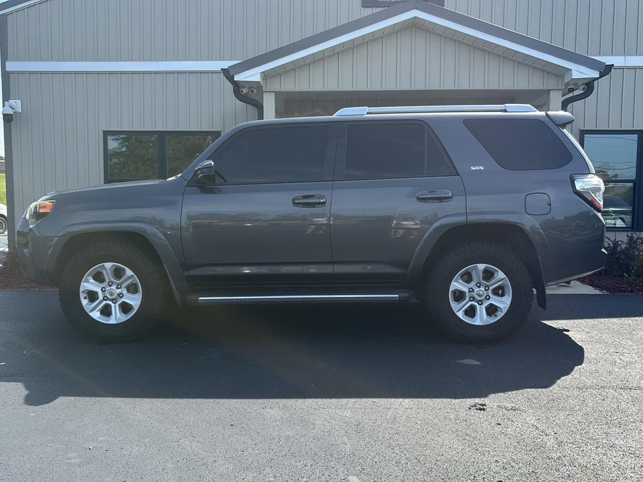 Toyota 4Runner SR5 2WD 2016