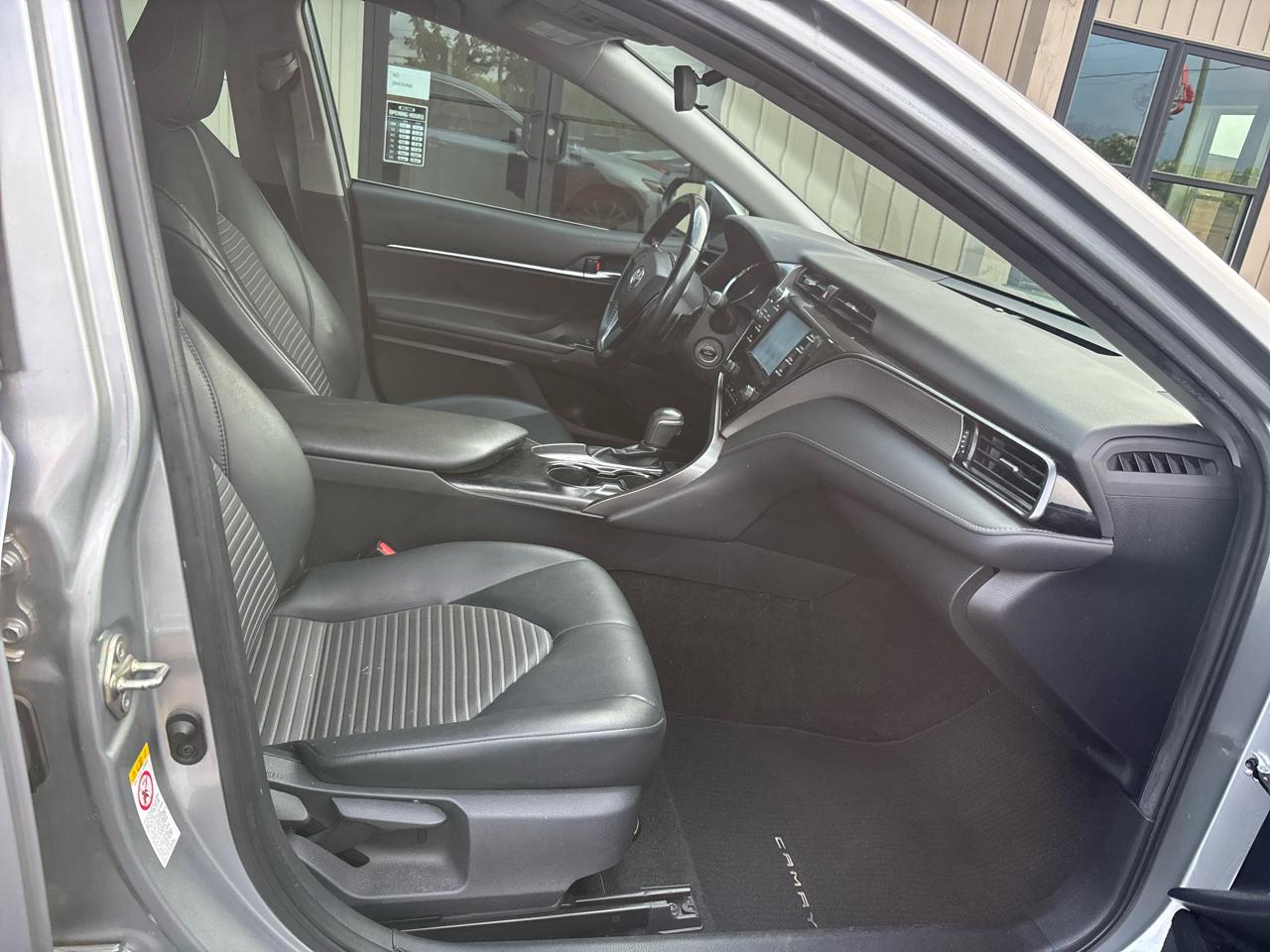 Toyota Camry SE 2019