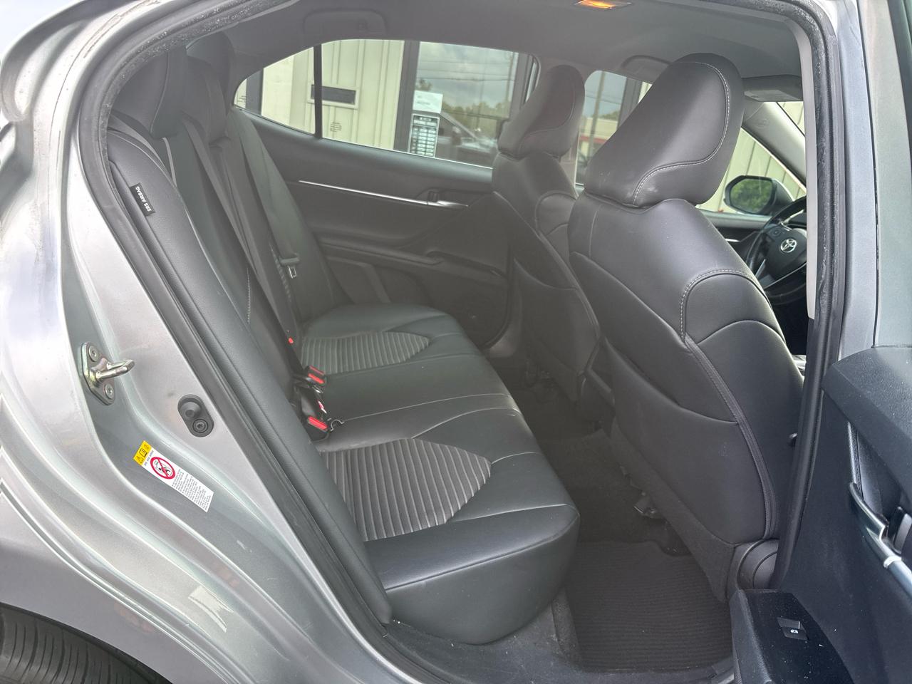 Toyota Camry SE 2019