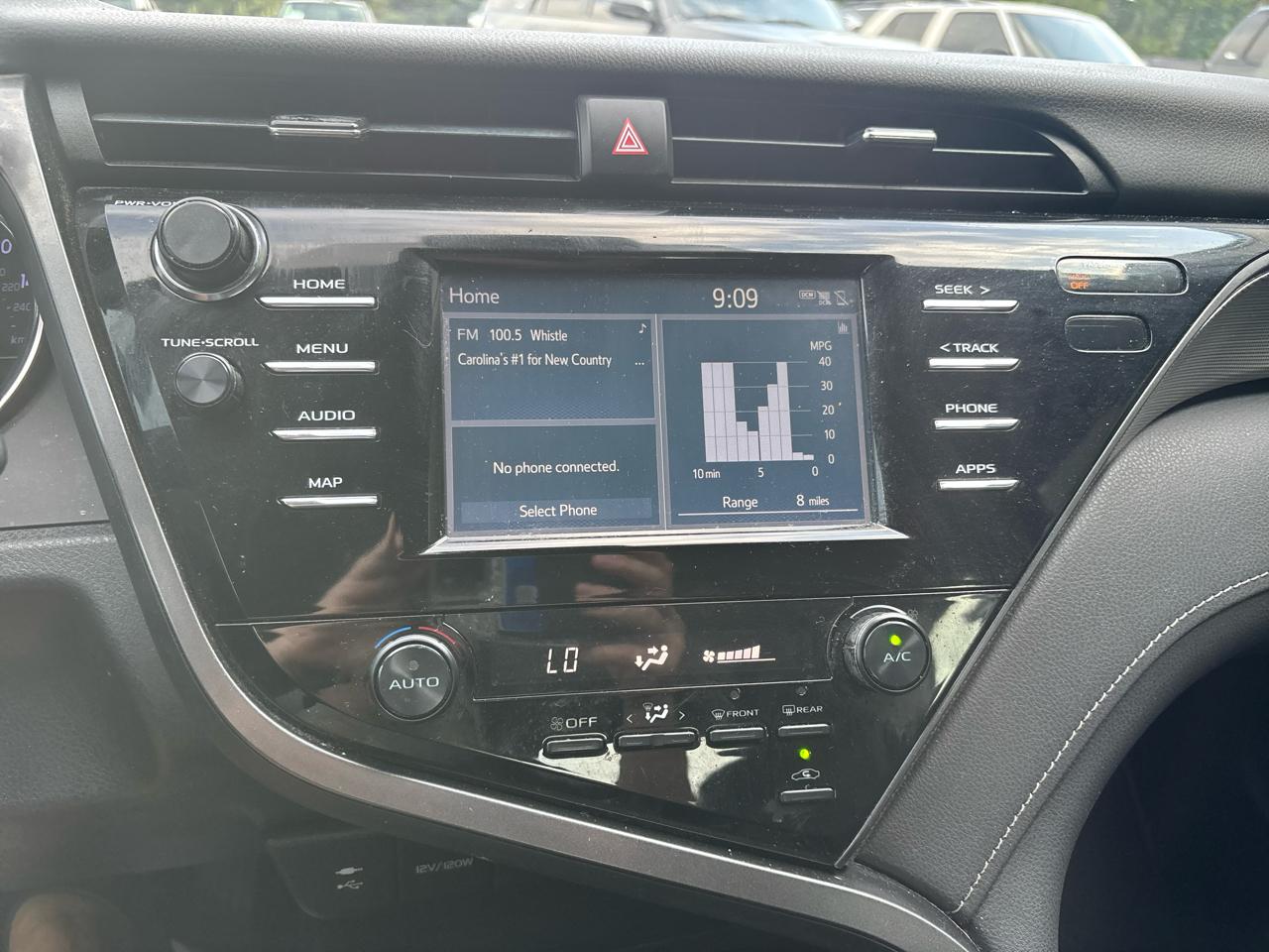 Toyota Camry SE 2019