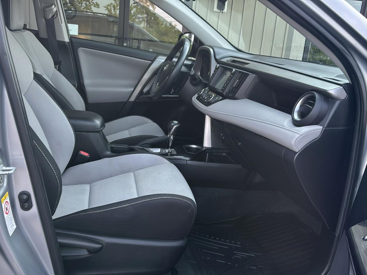 Toyota RAV4 XLE FWD 2018