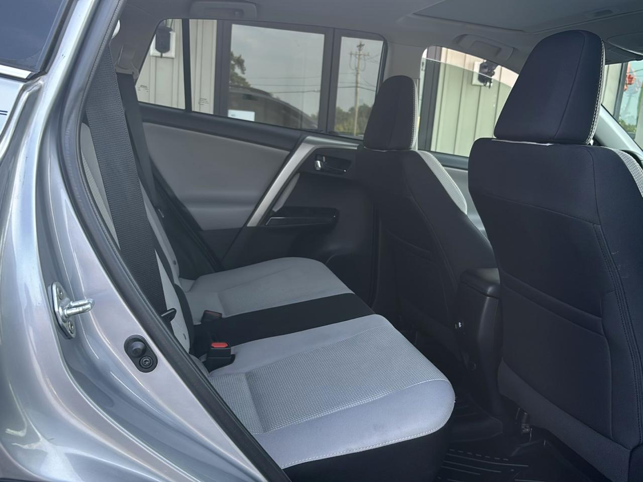 Toyota RAV4 XLE FWD 2018