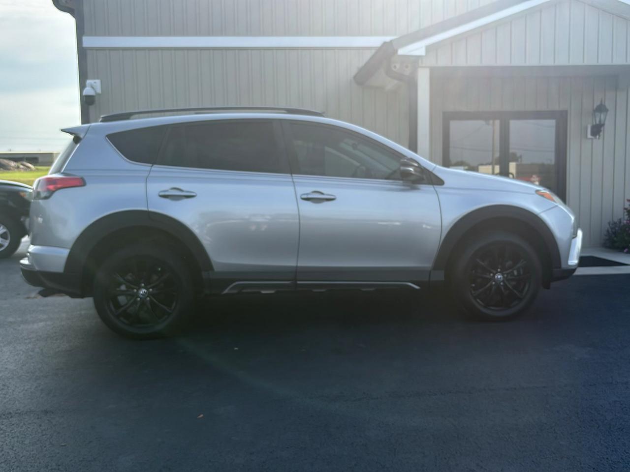 Toyota RAV4 XLE FWD 2018