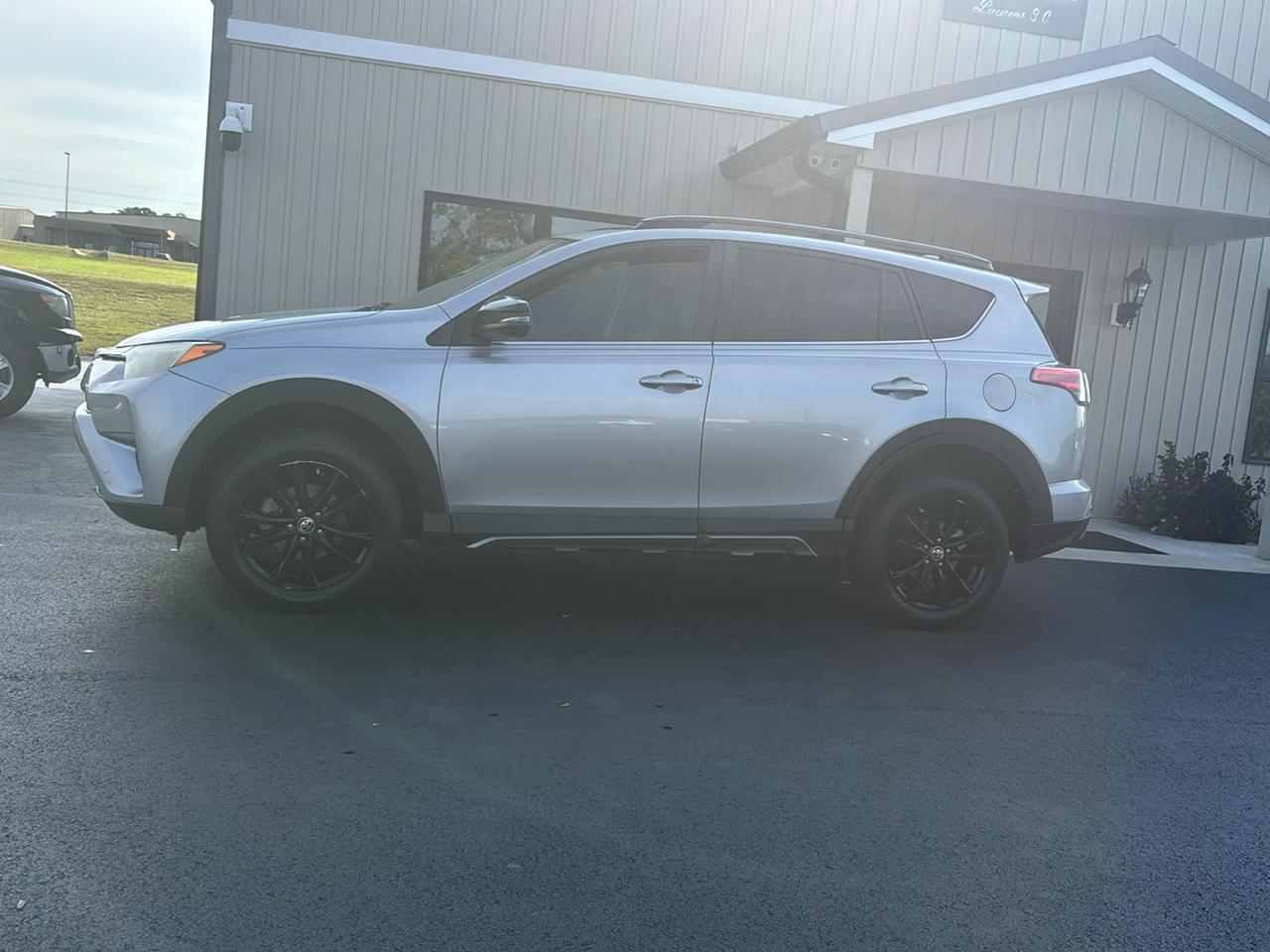 Toyota RAV4 XLE FWD 2018