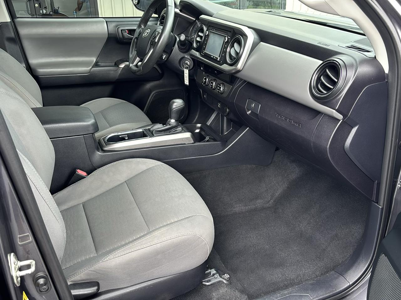 Toyota Tacoma SR5 Double Cab Long Bed I4 6AT 2WD 2017