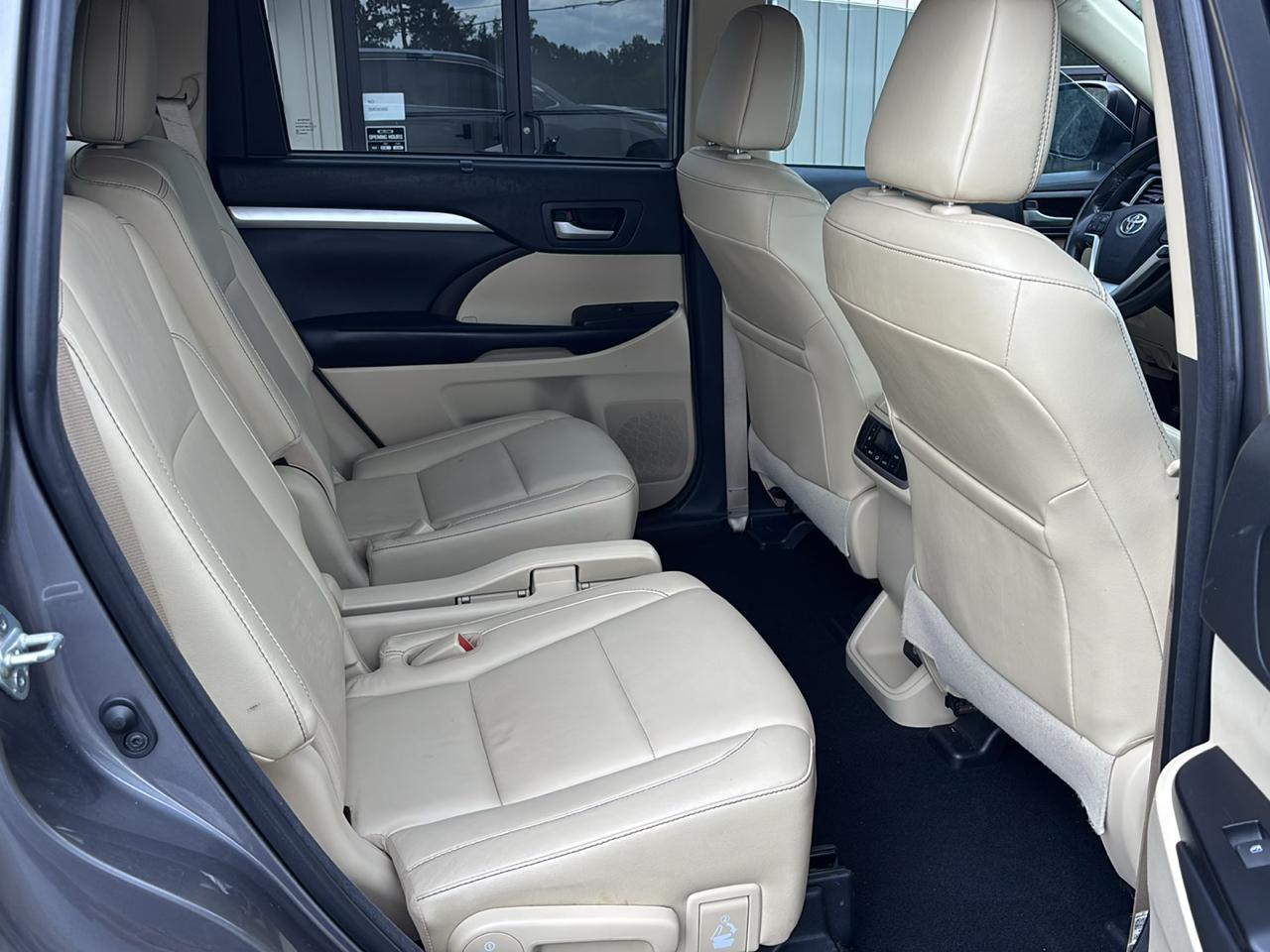 Toyota Highlander SE FWD V6 2018