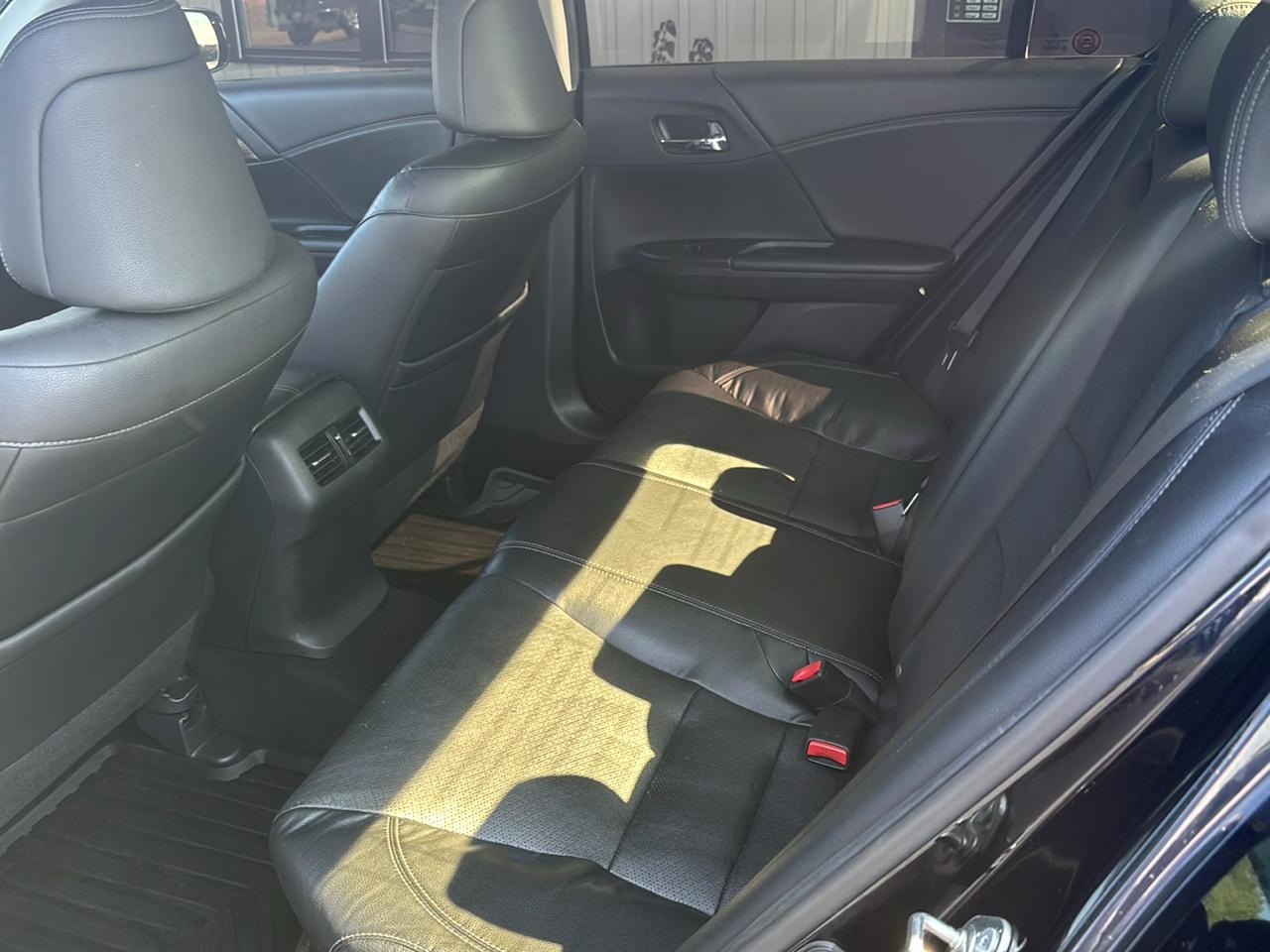 2016 Honda Accord EX-L - Photo 6