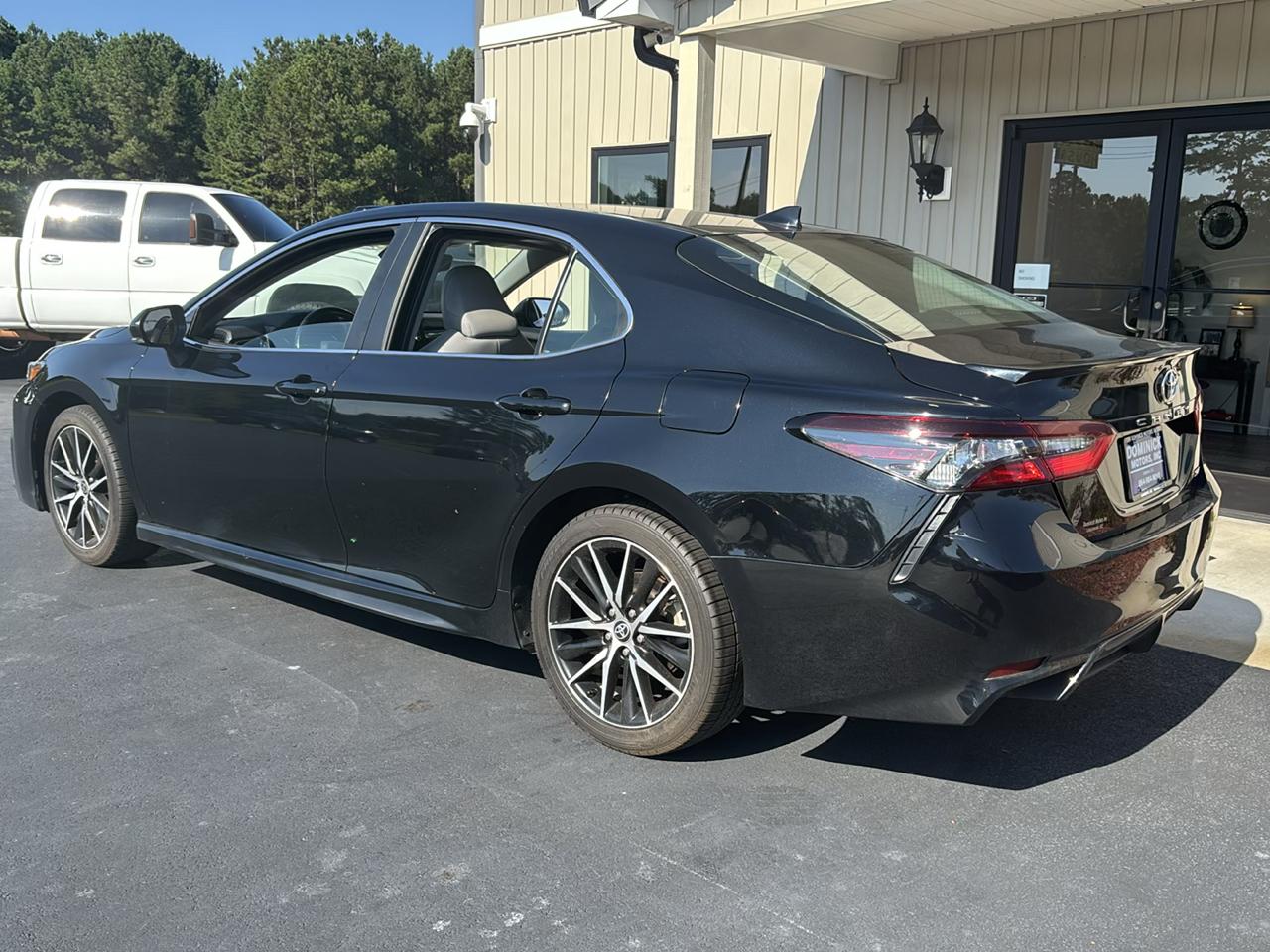 Toyota Camry SE 2022