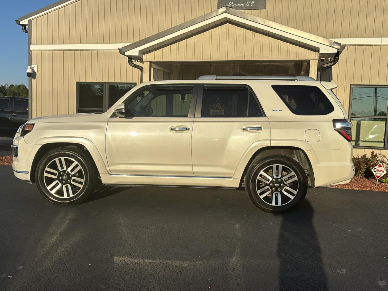 Toyota 4Runner SR5 2WD 2018