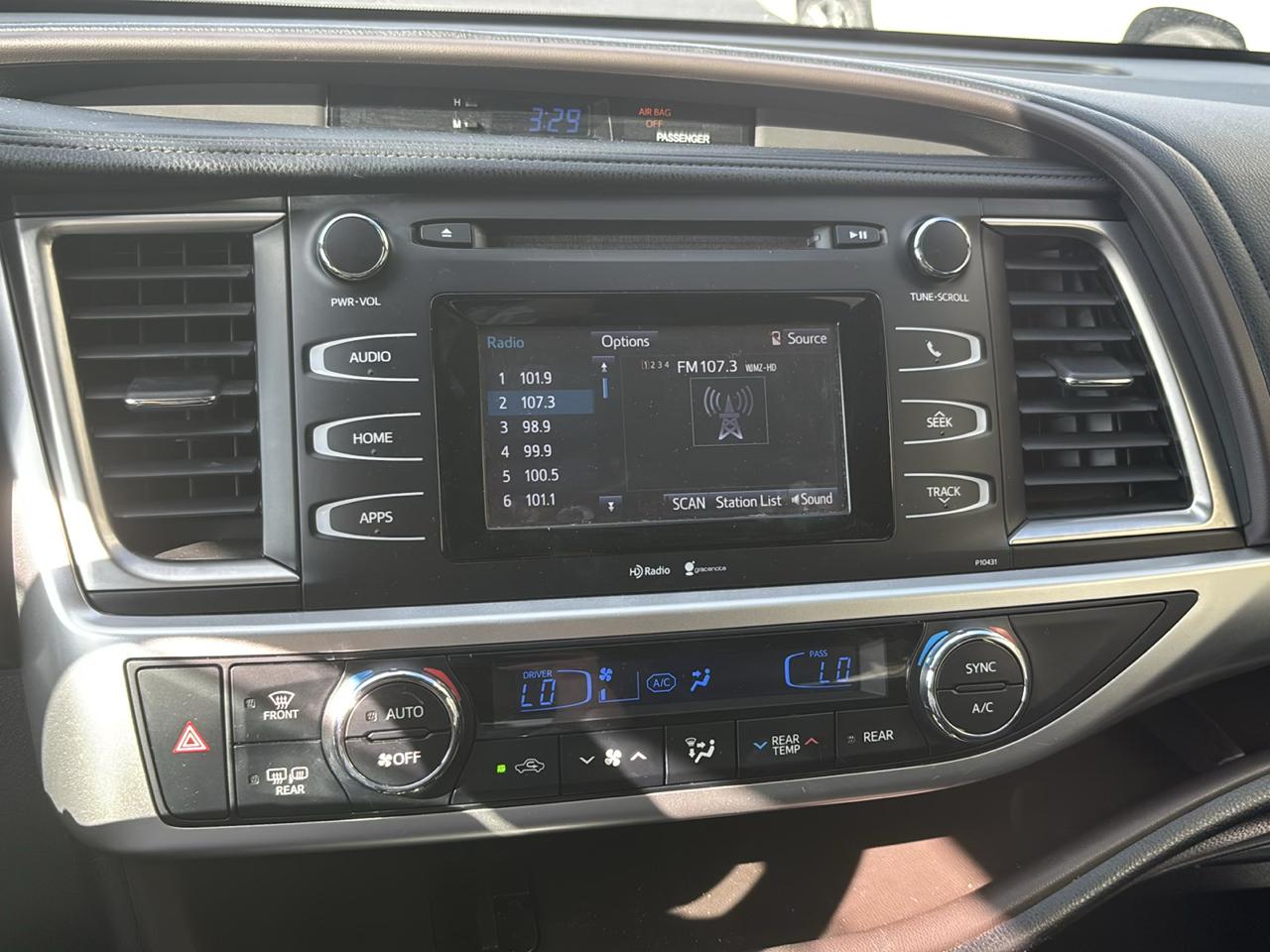 Toyota Highlander LE FWD V6 2015