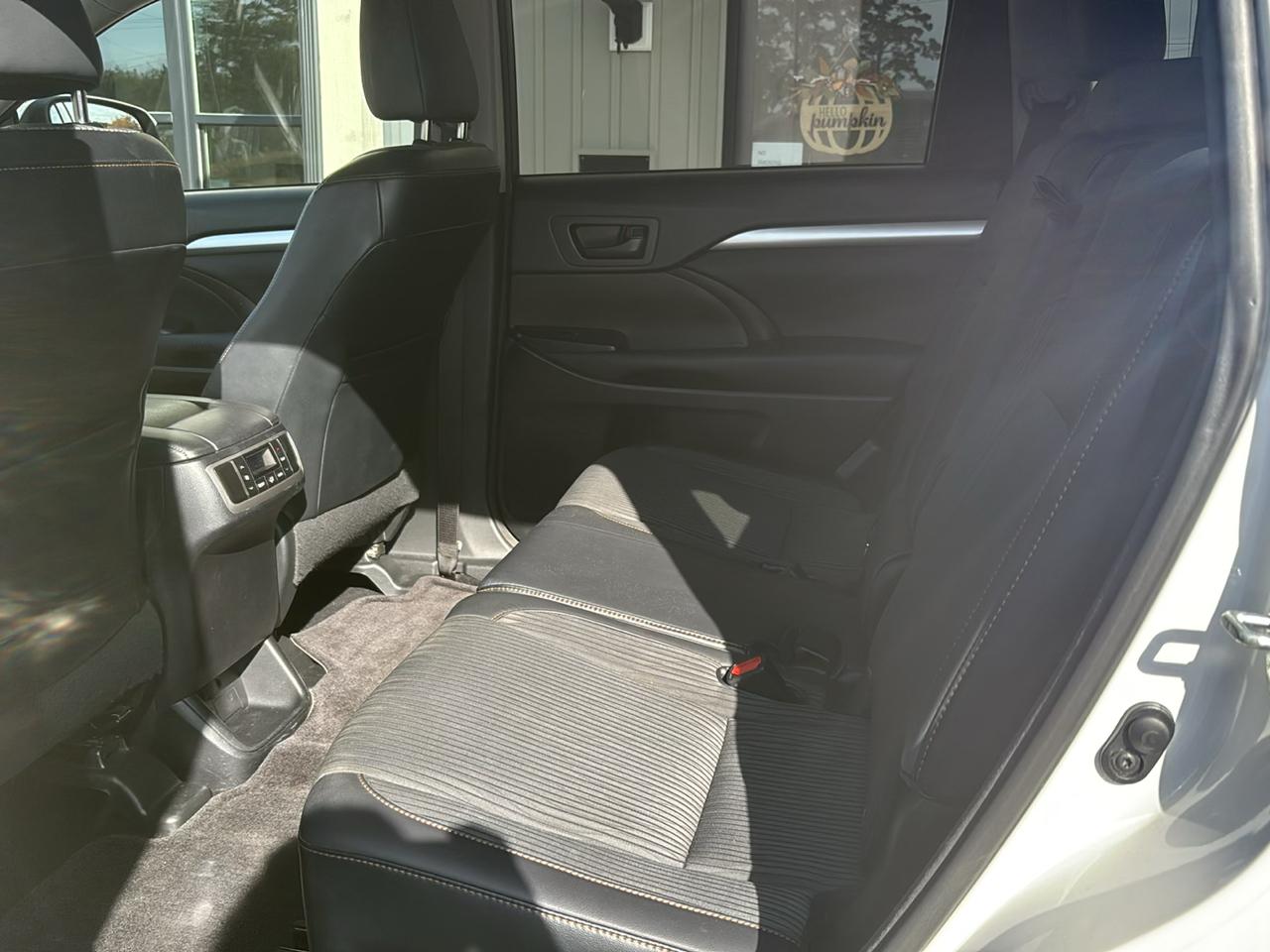 Toyota Highlander LE FWD V6 2015