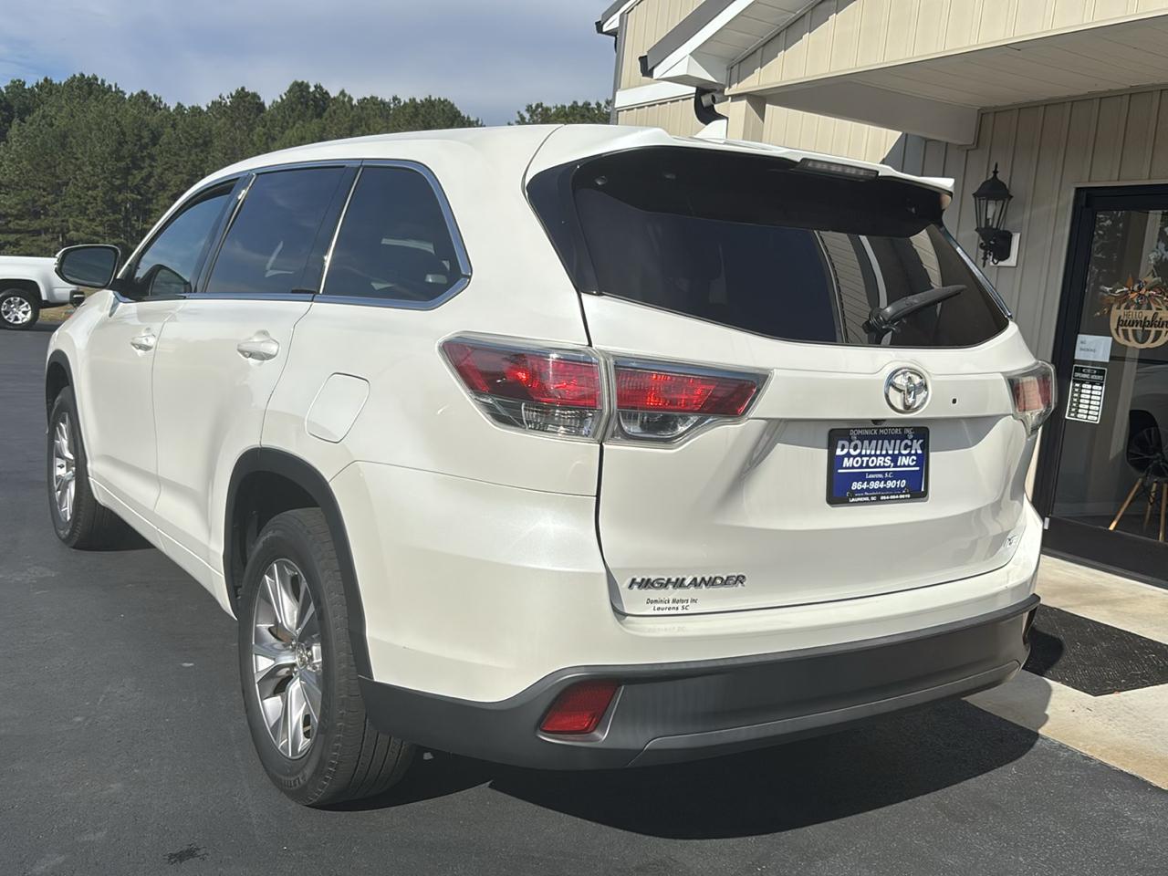 Toyota Highlander LE FWD V6 2015