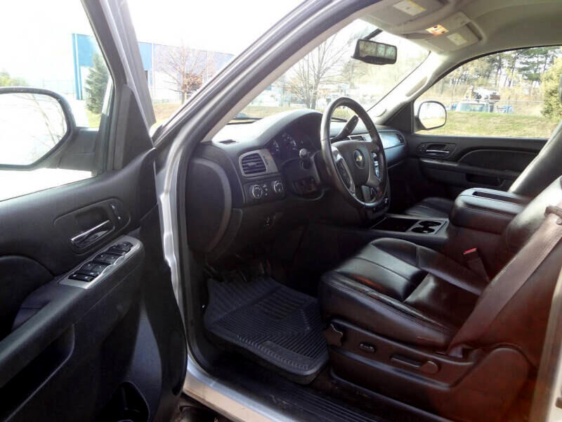 Chevrolet Avalanche LT 4WD 2012