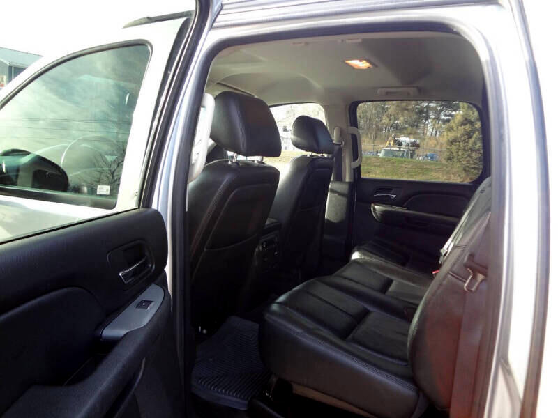 Chevrolet Avalanche LT 4WD 2012