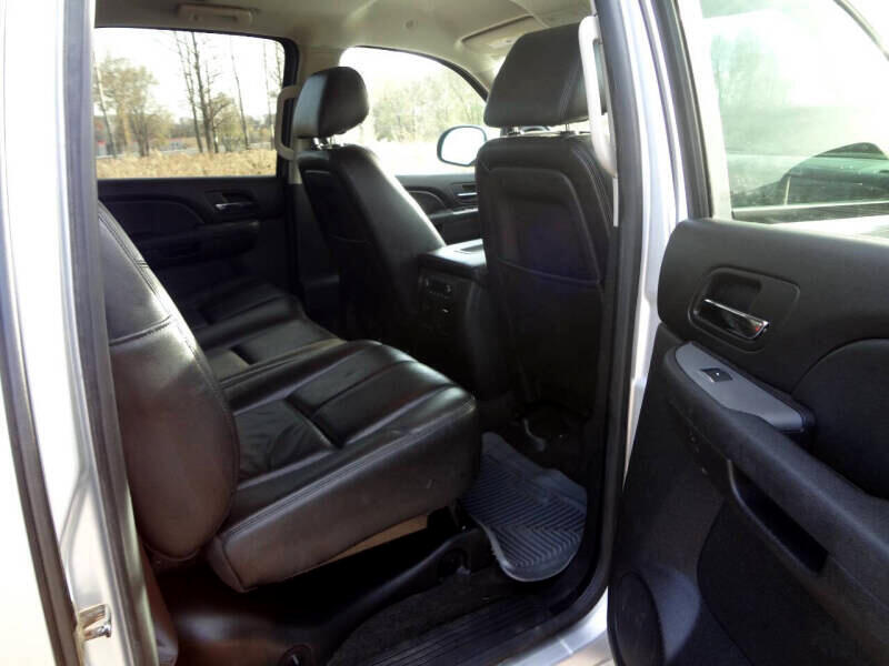 Chevrolet Avalanche LT 4WD 2012