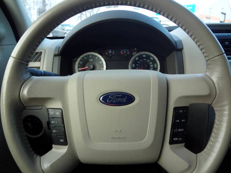 Ford Escape XLT FWD 2012