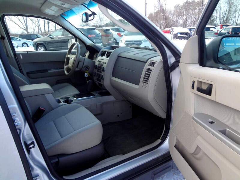 Ford Escape XLT FWD 2012