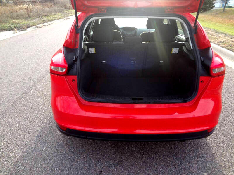 Ford Focus SE Hatch 2016