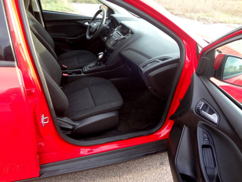 Ford Focus SE Hatch 2016