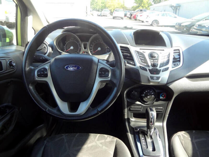 Ford Fiesta SEL Sedan 2012